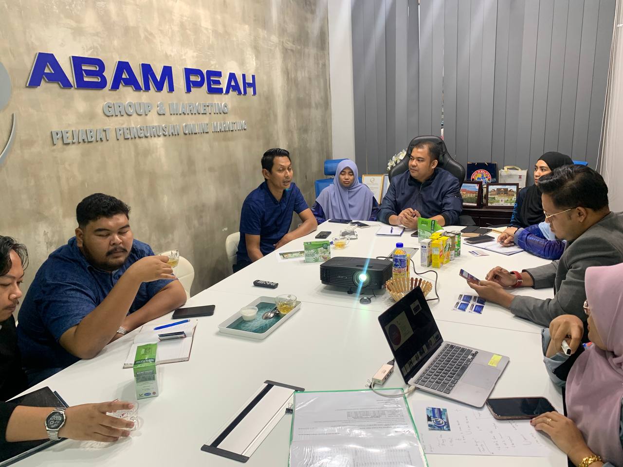 Perbincangan Pengkomersialan Produk Teh Kenaf bersama Abam Peah Holding Sdn Bhd.